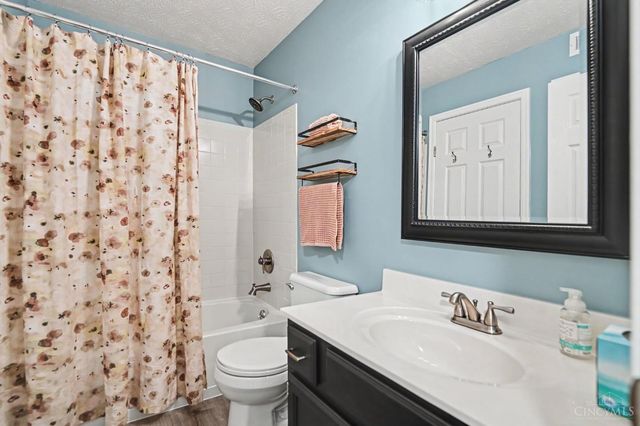 9901 Regatta Drive, Cincinnati, OH 45252