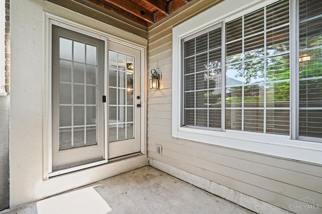 9901 Regatta Drive, Cincinnati, OH 45252
