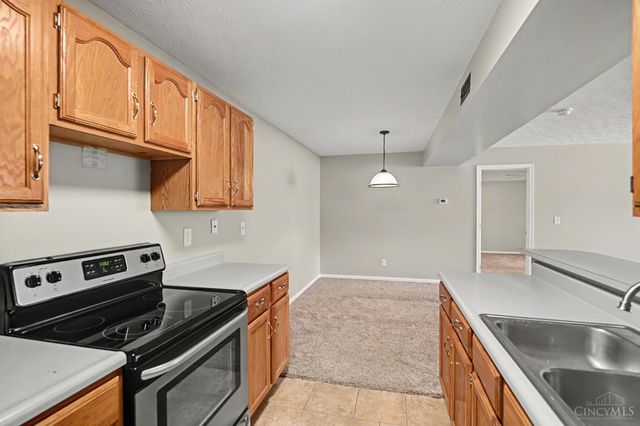 9901 Regatta Drive, Cincinnati, OH 45252