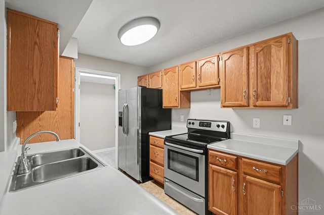 9901 Regatta Drive, Cincinnati, OH 45252