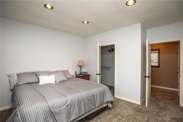 29613 Forthview Road, Edwards, MO 65326