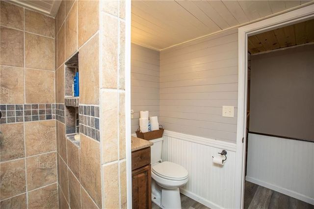 29613 Forthview Road, Edwards, MO 65326