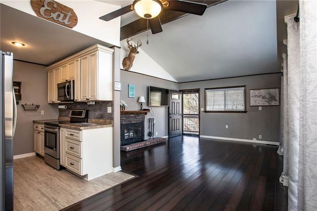 29613 Forthview Road, Edwards, MO 65326