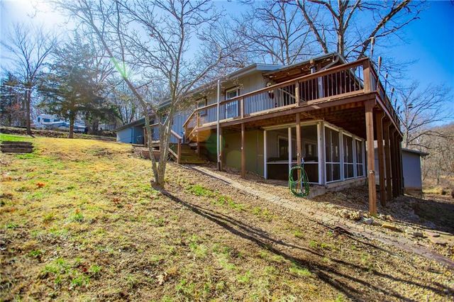 29613 Forthview Road, Edwards, MO 65326