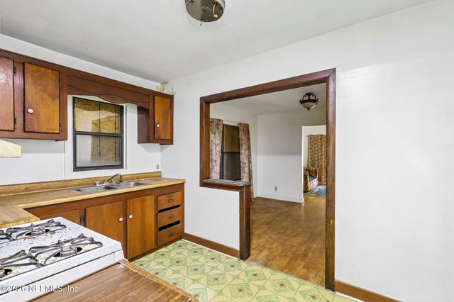 H15976 RED BASS Drive, Jacksonville, FL 32226