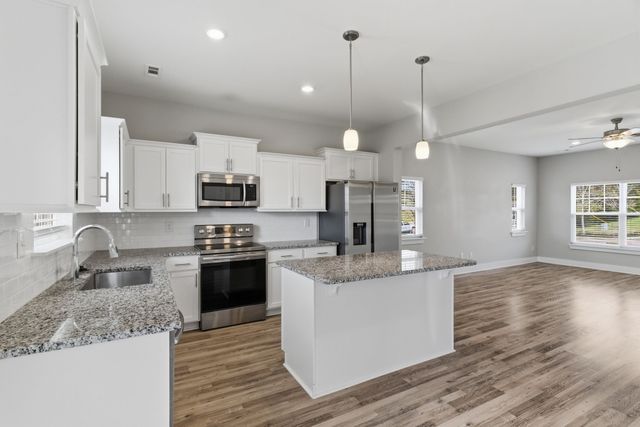 102 Dry Creek Commons Dr, Goodlettsville, TN 37072