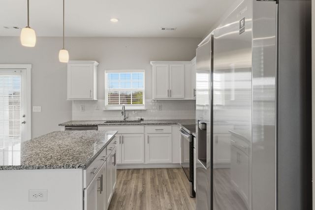 102 Dry Creek Commons Dr, Goodlettsville, TN 37072