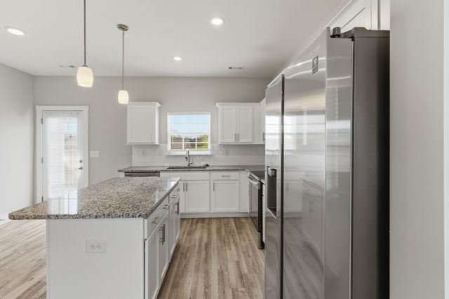 102 Dry Creek Commons Dr, Goodlettsville, TN 37072