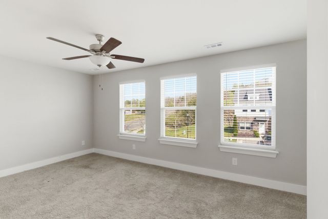 102 Dry Creek Commons Dr, Goodlettsville, TN 37072