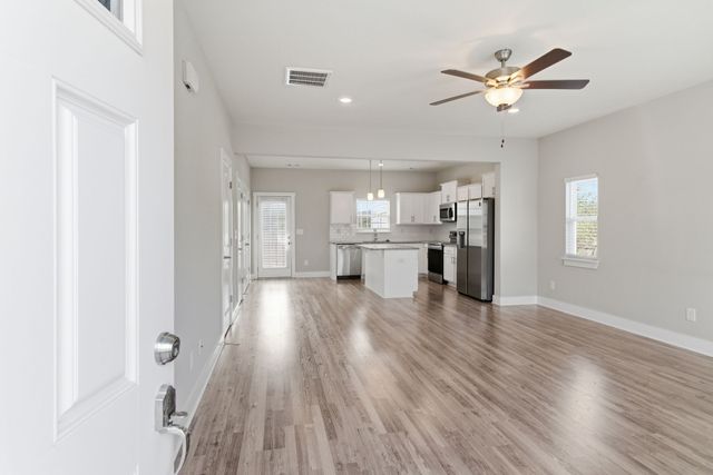 102 Dry Creek Commons Dr, Goodlettsville, TN 37072