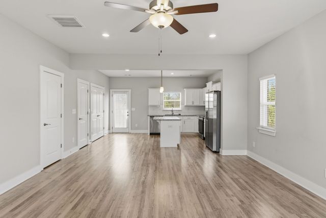 102 Dry Creek Commons Dr, Goodlettsville, TN 37072