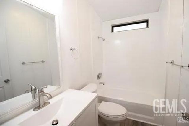 1301 Taft Highway 168, Bakersfield, CA 93307