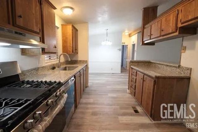 1301 Taft Highway 168, Bakersfield, CA 93307