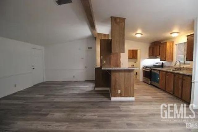 1301 Taft Highway 168, Bakersfield, CA 93307