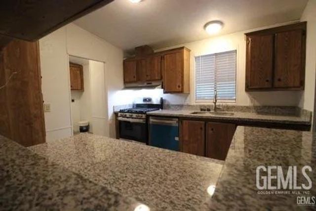 1301 Taft Highway 168, Bakersfield, CA 93307