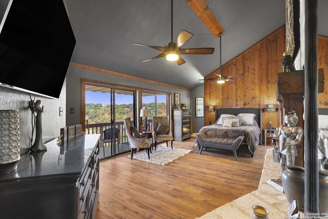 22 Indian Creek Loop, Kerrville, TX 78028