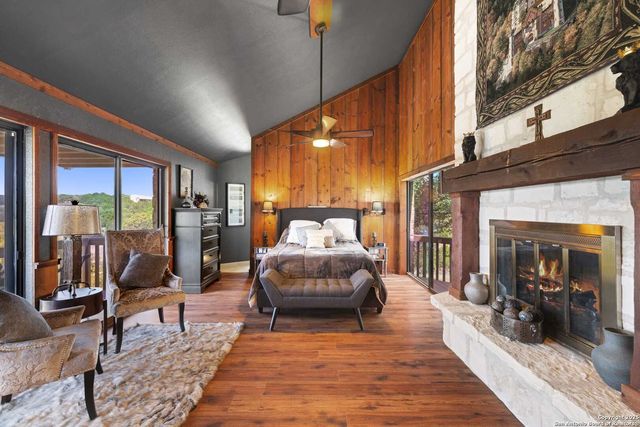 22 Indian Creek Loop, Kerrville, TX 78028
