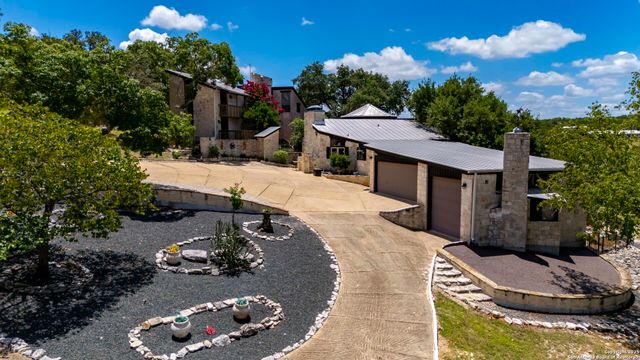 22 Indian Creek Loop, Kerrville, TX 78028