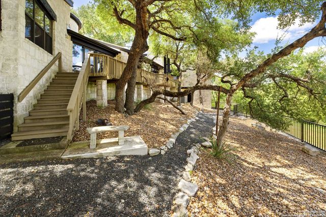 22 Indian Creek Loop, Kerrville, TX 78028