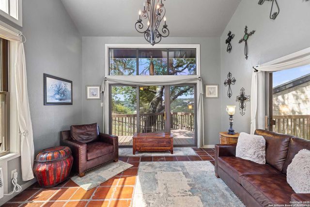 22 Indian Creek Loop, Kerrville, TX 78028