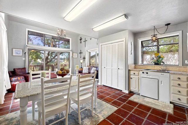 22 Indian Creek Loop, Kerrville, TX 78028
