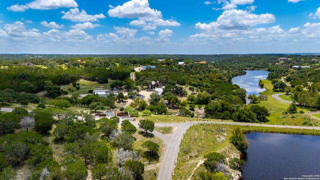 22 Indian Creek Loop, Kerrville, TX 78028