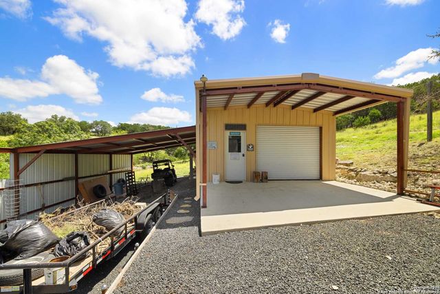 22 Indian Creek Loop, Kerrville, TX 78028