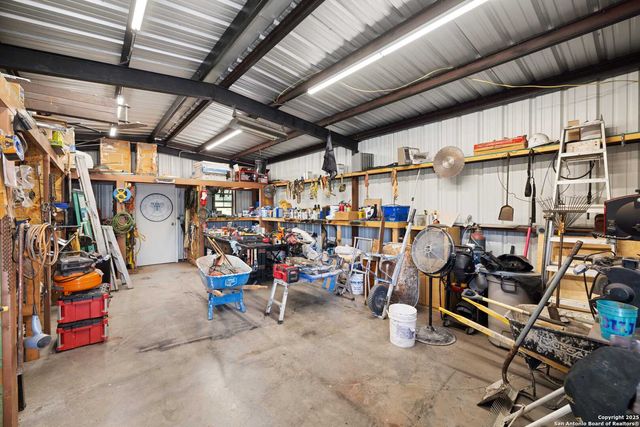 22 Indian Creek Loop, Kerrville, TX 78028