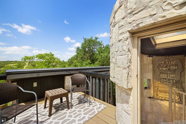 22 Indian Creek Loop, Kerrville, TX 78028