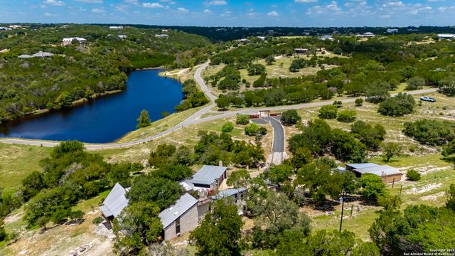 22 Indian Creek Loop, Kerrville, TX 78028