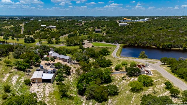 22 Indian Creek Loop, Kerrville, TX 78028