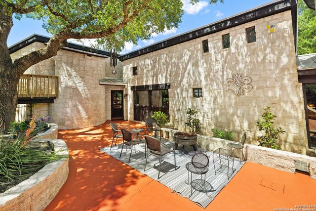 22 Indian Creek Loop, Kerrville, TX 78028