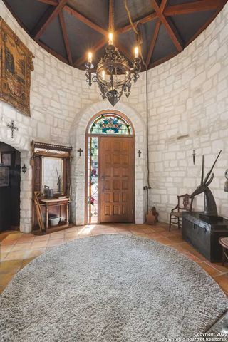 22 Indian Creek Loop, Kerrville, TX 78028
