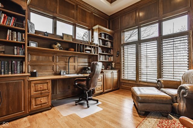 2437 Londonberry Boulevard, Carmel, IN 46032