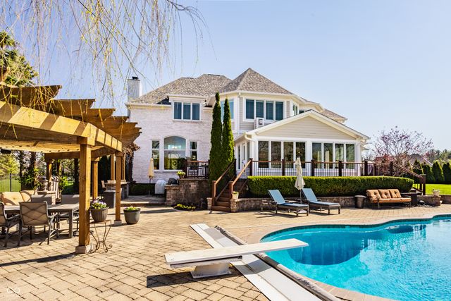2437 Londonberry Boulevard, Carmel, IN 46032