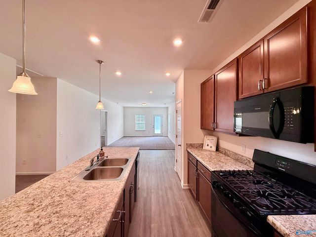 128 Lincoln Gray Circle, New Market, AL 35761