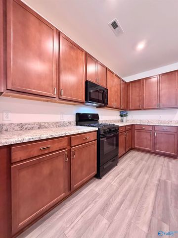 128 Lincoln Gray Circle, New Market, AL 35761