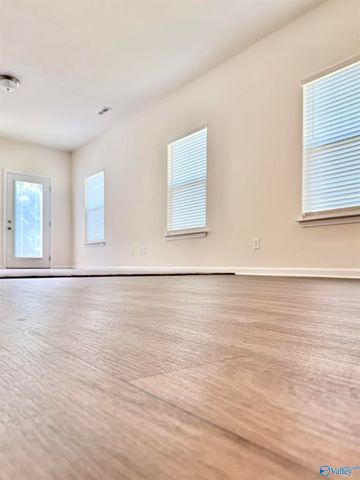 128 Lincoln Gray Circle, New Market, AL 35761