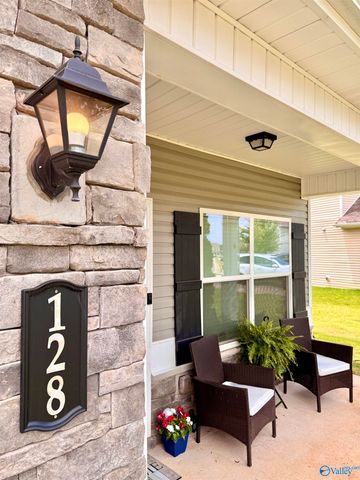 128 Lincoln Gray Circle, New Market, AL 35761