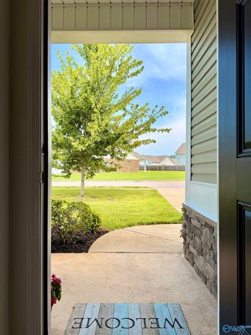 128 Lincoln Gray Circle, New Market, AL 35761