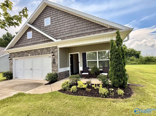 128 Lincoln Gray Circle, New Market, AL 35761