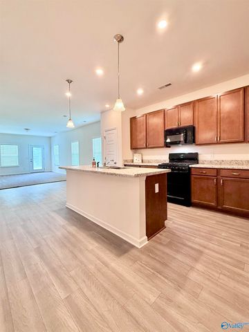 128 Lincoln Gray Circle, New Market, AL 35761