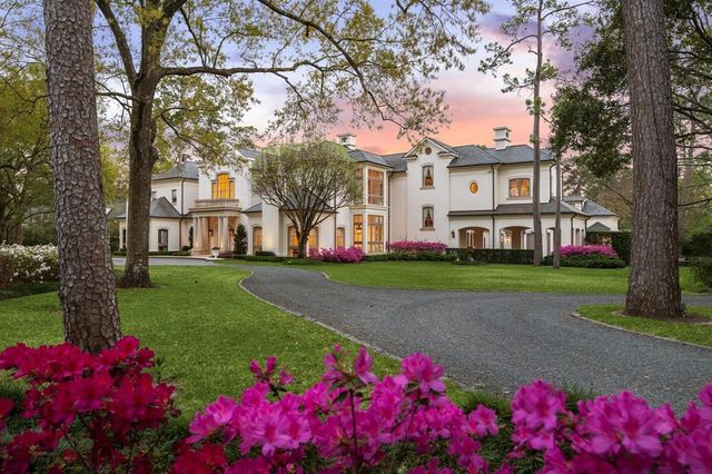 325 W Friar Tuck Lane, Houston, TX 77024