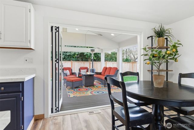 15304 Larch Way, Lynnwood, WA 98087