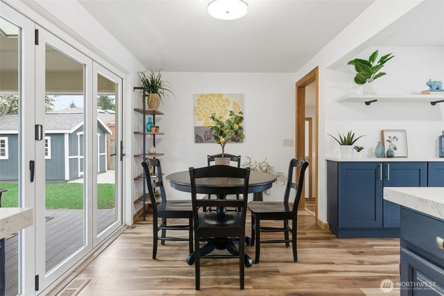 15304 Larch Way, Lynnwood, WA 98087