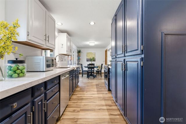 15304 Larch Way, Lynnwood, WA 98087