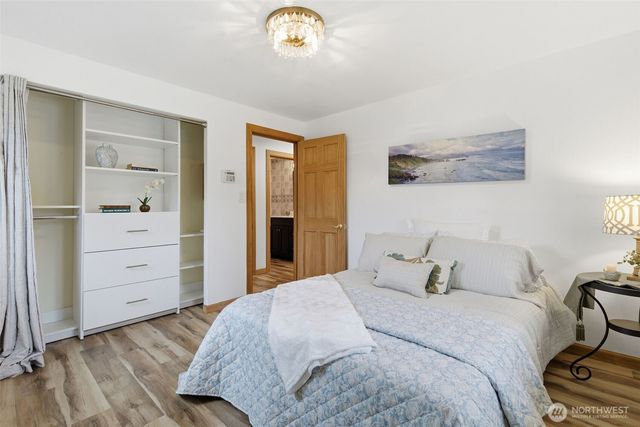 15304 Larch Way, Lynnwood, WA 98087