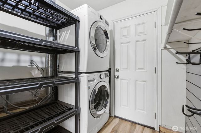 15304 Larch Way, Lynnwood, WA 98087