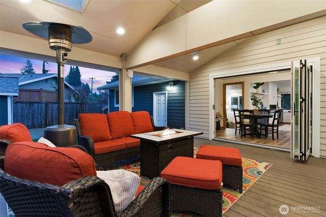 15304 Larch Way, Lynnwood, WA 98087