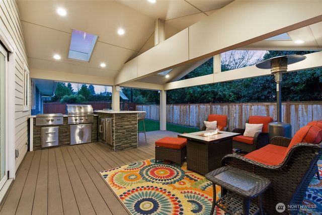 15304 Larch Way, Lynnwood, WA 98087